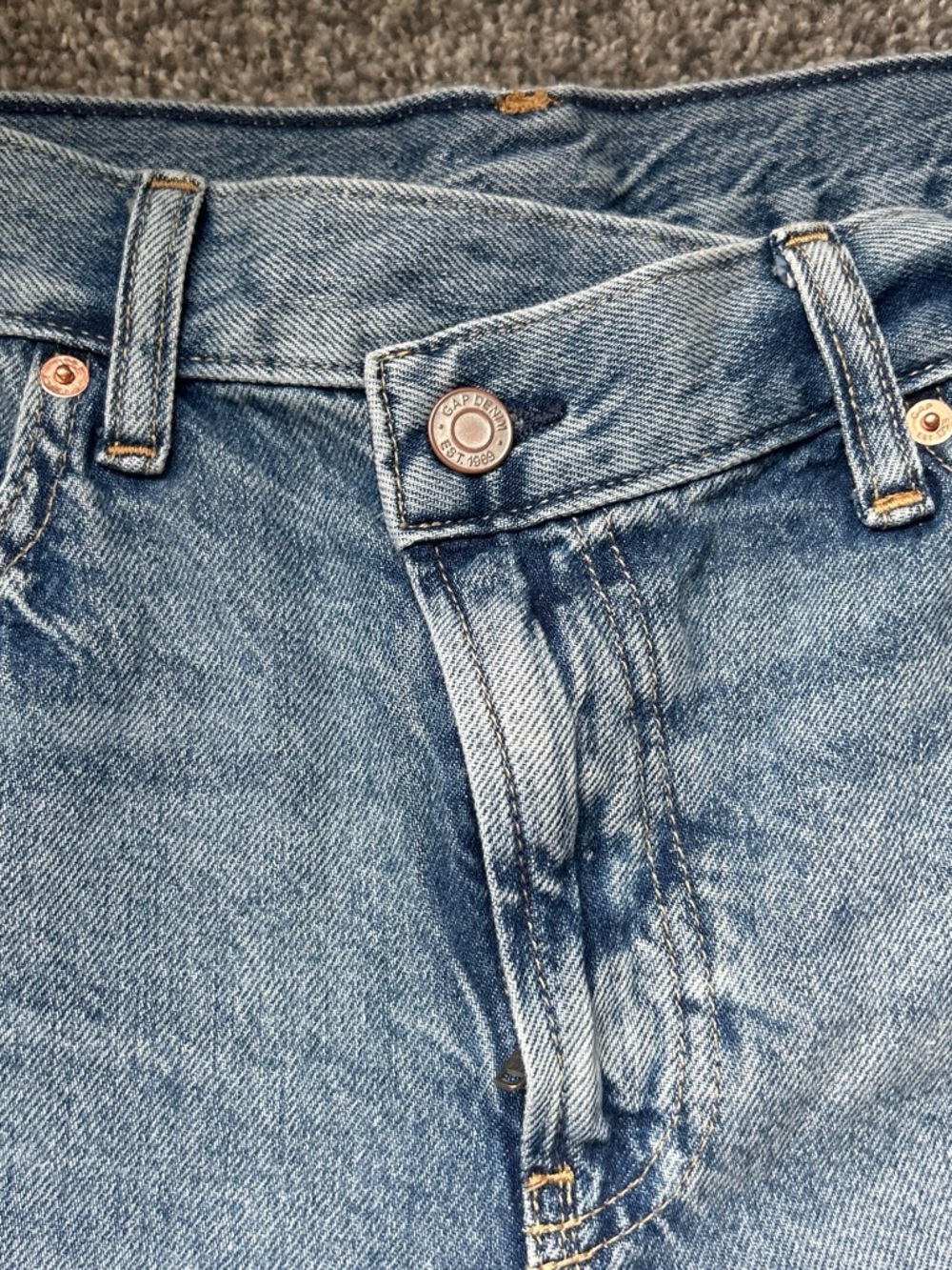 GAP Light Blue Denim 8" Loose Bermuda Mid Rise Jean Shorts - Picture 4 of 5